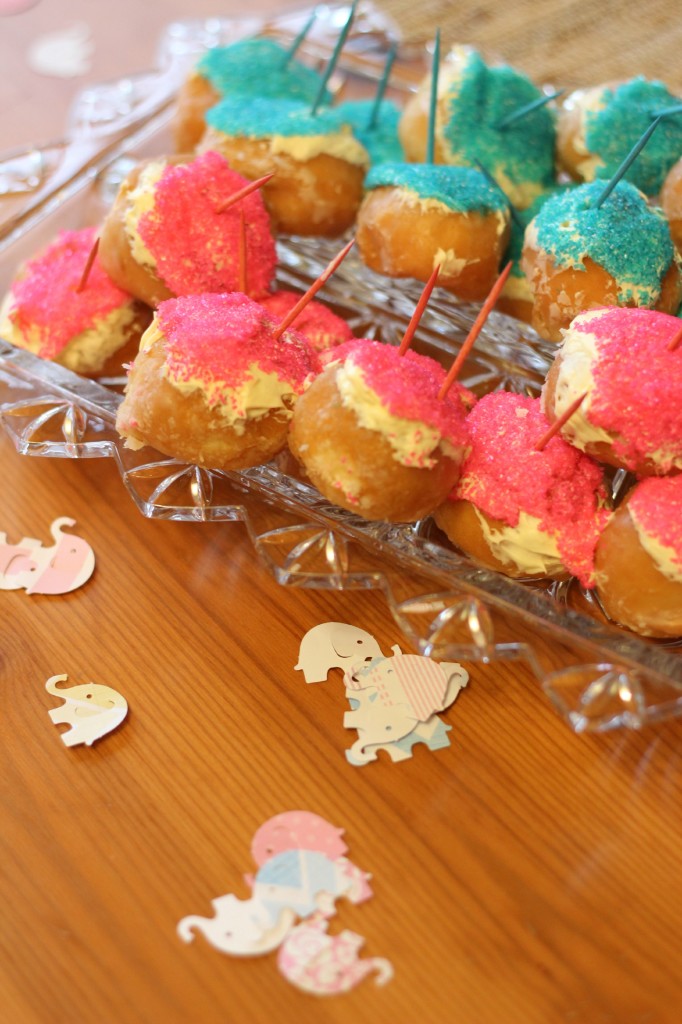 blue and pink donuts