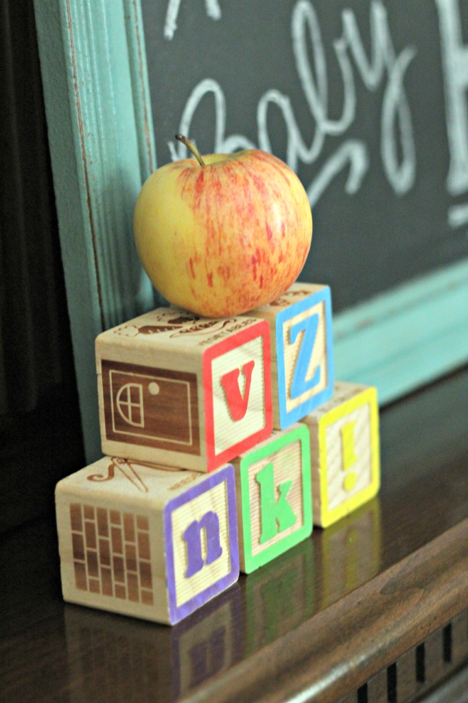 apple-alphabet-blocks