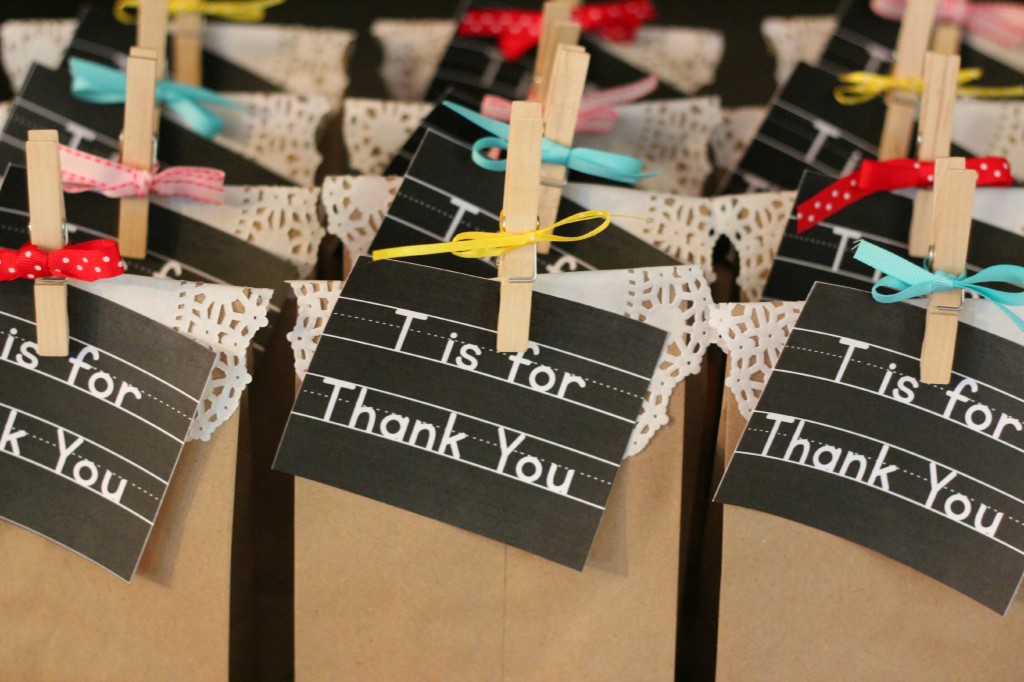 thankyou-favor-bags-clothespins