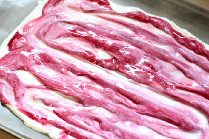 berry swirl yogurt bars