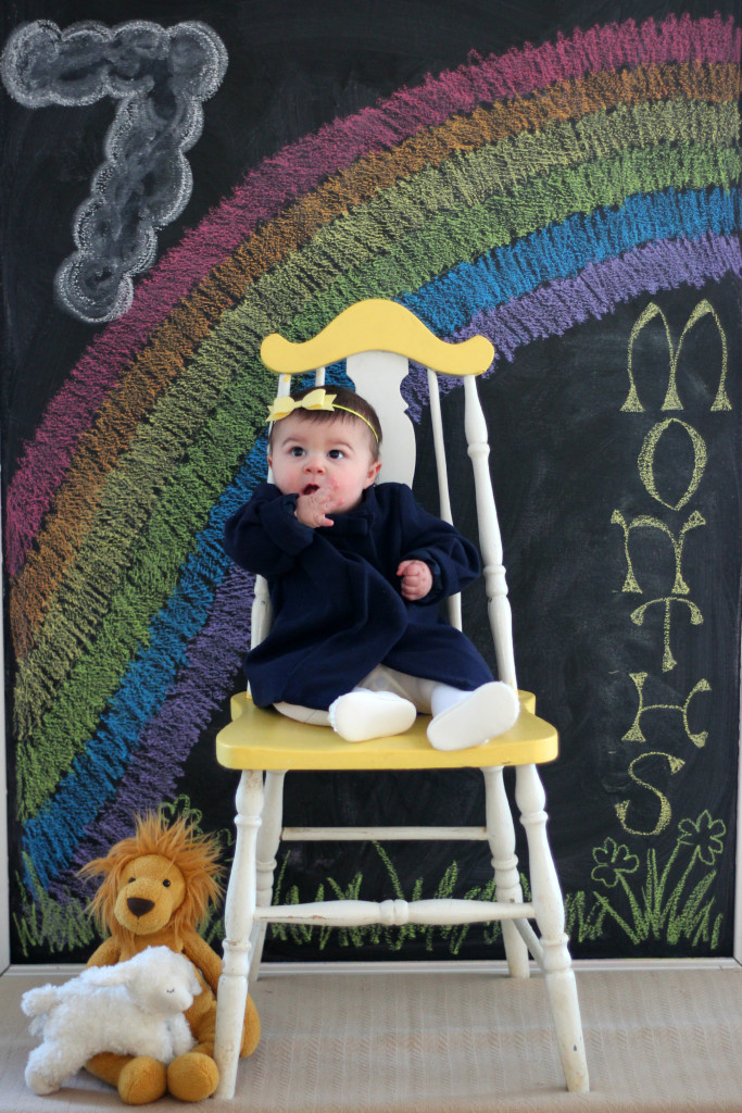 carmendy-7-months-photo-progression-rainbow-chalkboard