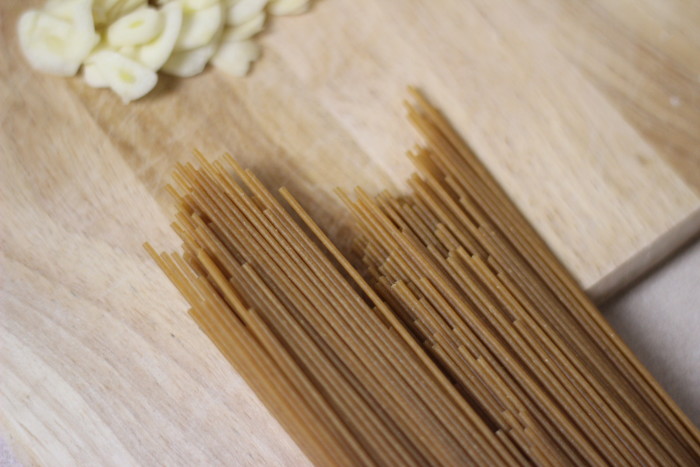 garlic lemon parmesan cheese spaghetti pasta, whole grain, light and healthy