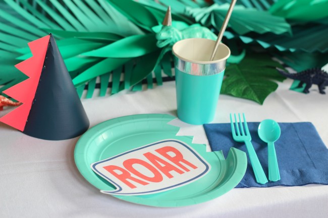 plate setting with dino hat