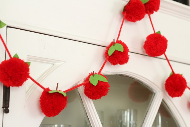 apple-garland