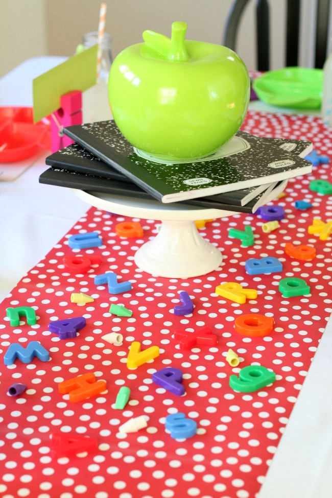 table-centerpiece-back-to-school