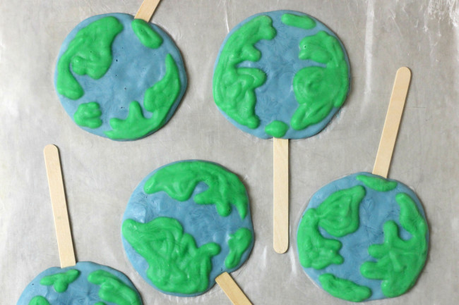 Earth Day Frozen Yogurt World Popsicles