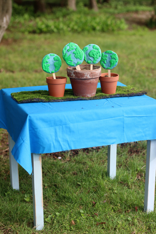 Earth Day Party - craft and snack table