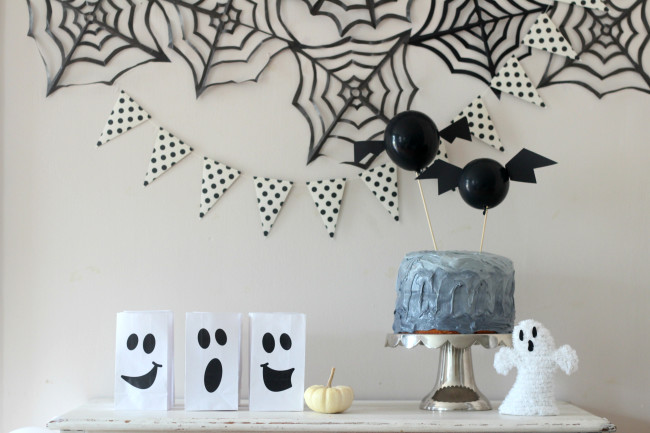 Spooky Black & White Halloween Party Ideas