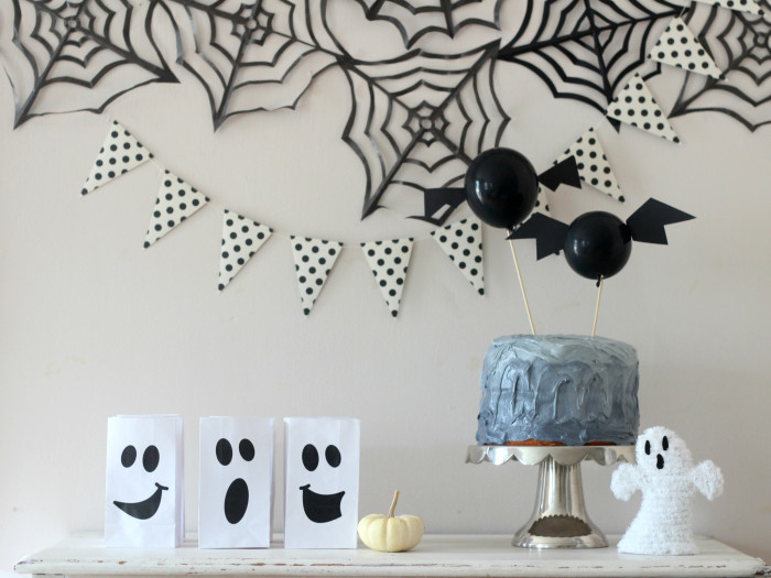 A Spooky Black & White Halloween Party