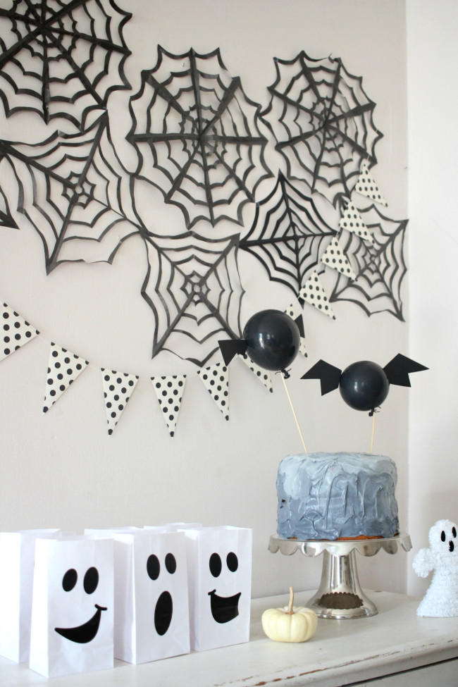 Spooky Black & White Halloween Party Ideas